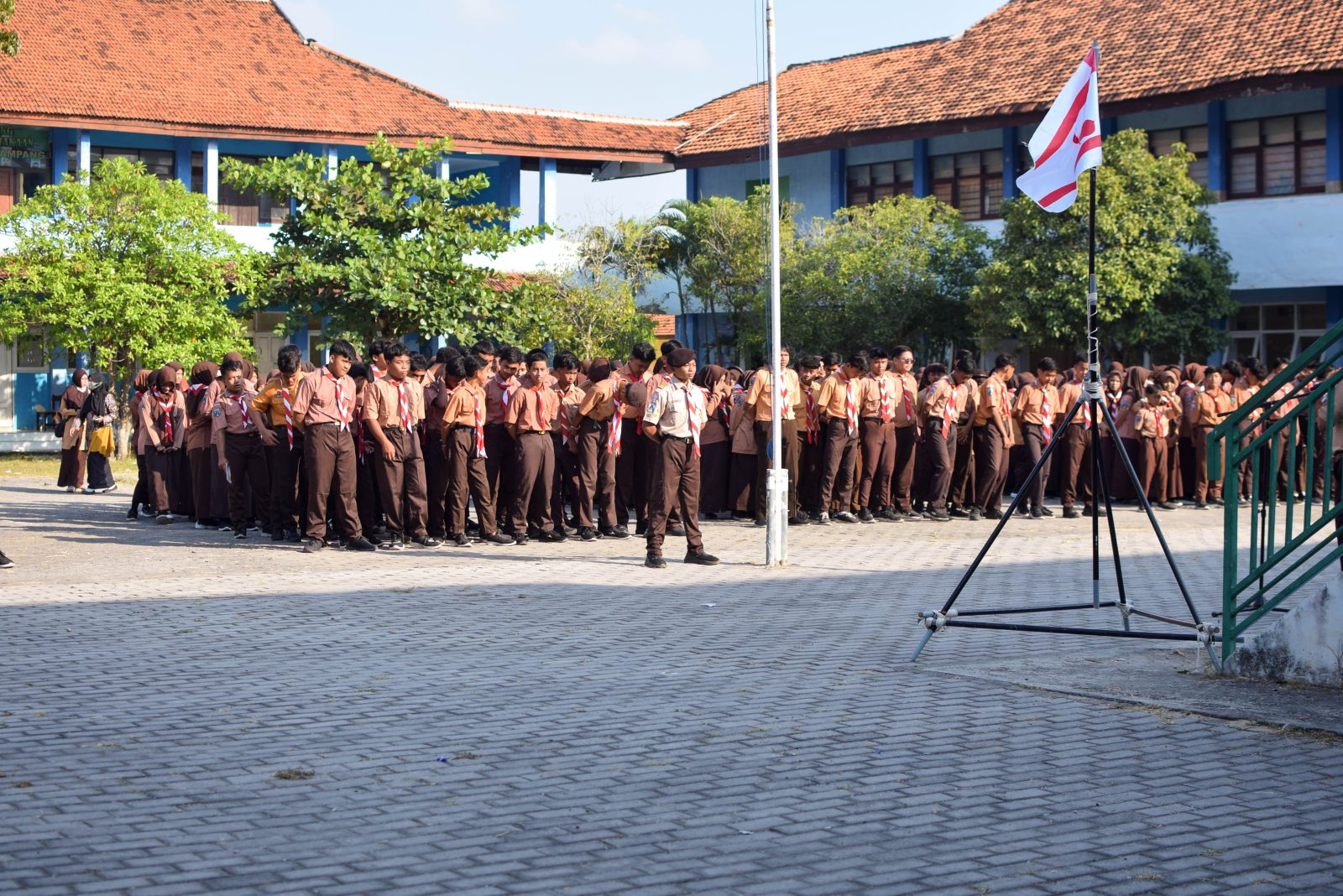 Semangat Hari Pramuka ke-65, SMKN 1 Sampang Tanamkan Jiwa Disiplin dan Kebersamaan