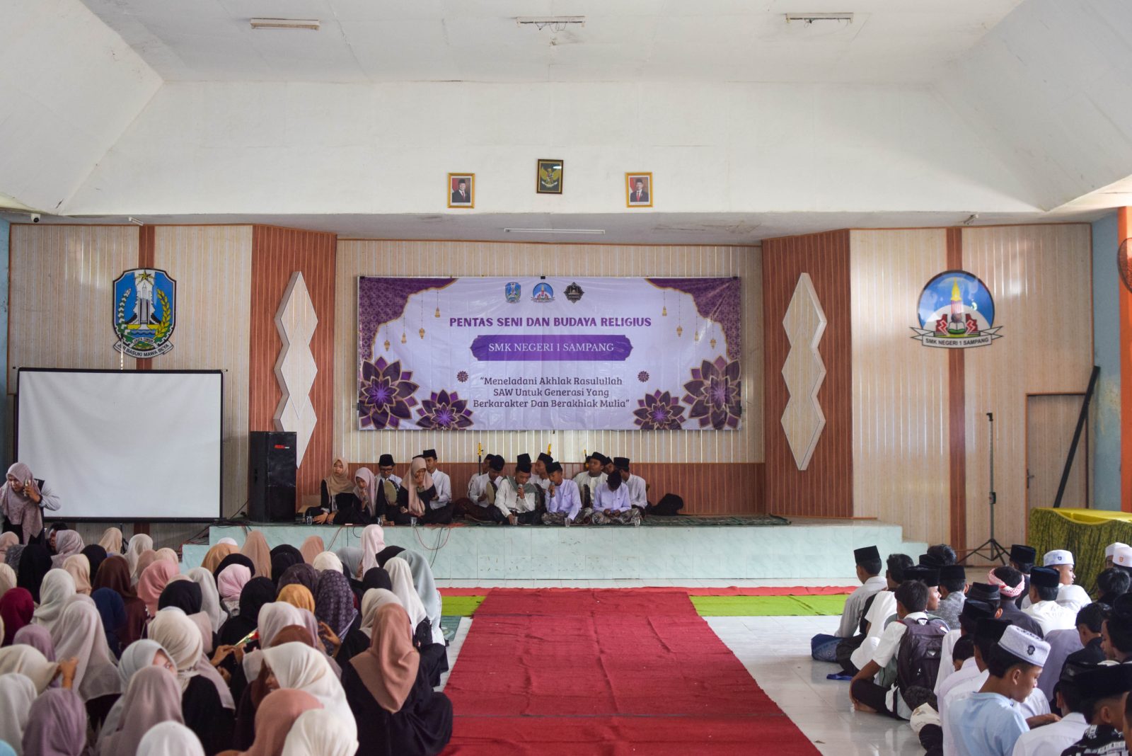 Semarak Peringatan Maulid Nabi Muhammad SAW dan Fashion Show di SMKN 1 Sampang