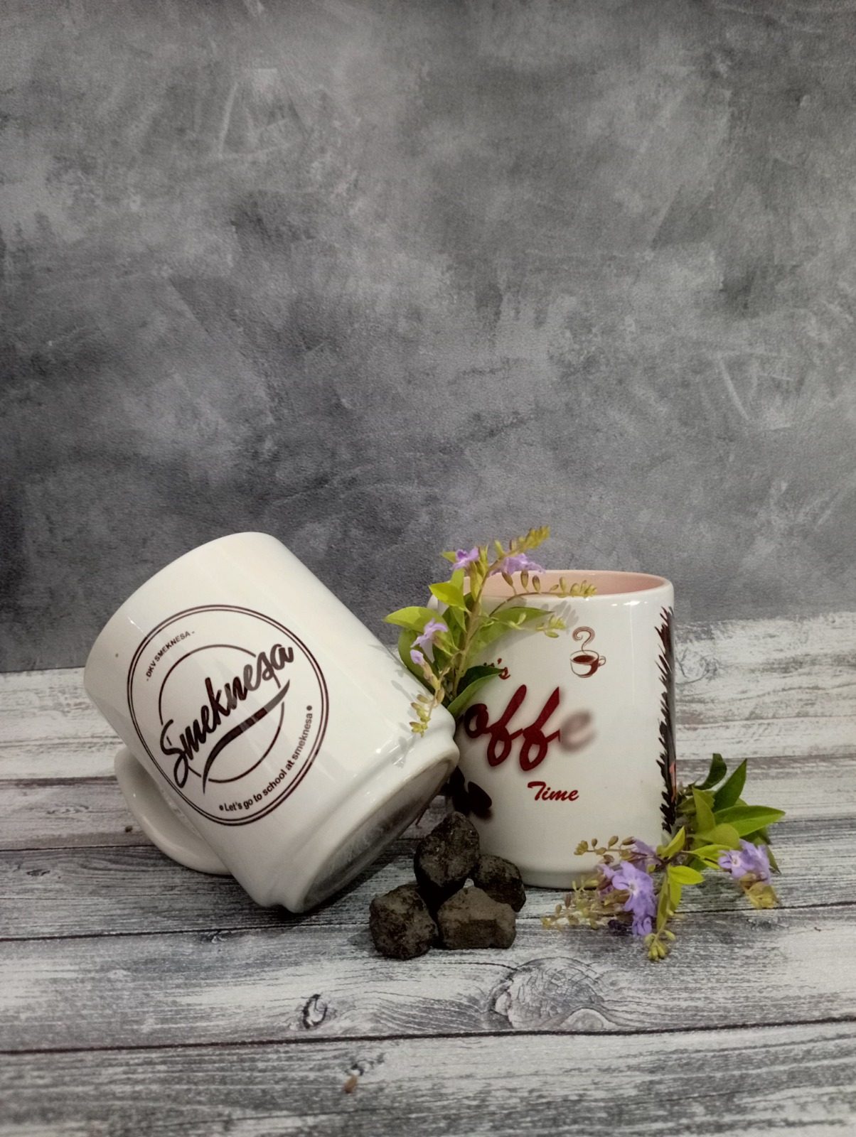 Mug atau cangkir keramik